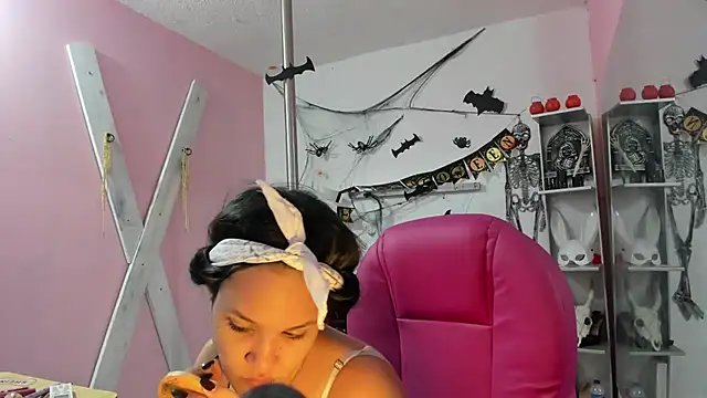 CAMILA--REY online show from October 2025 09:49:01 PM