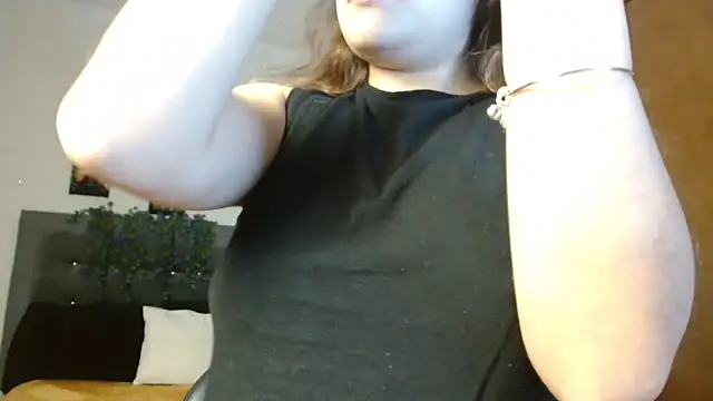 Snapshot of 3littleschoolteens chatting on November 2025 06:57:02 AM 3littleschoolteens online show from November 2025 06:57:02 AM