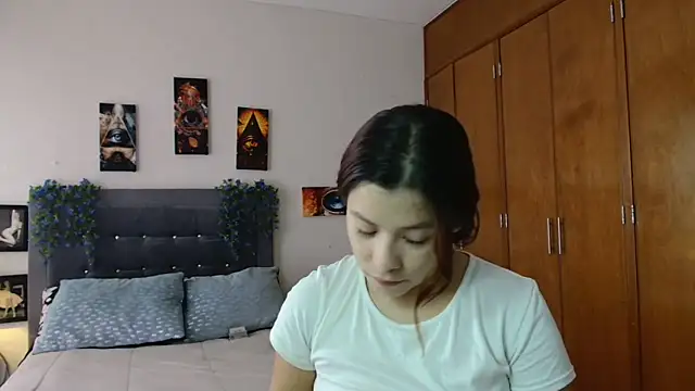 Snapshot of 3littleschoolteens chatting on October 2025 04:29:01 PM 3littleschoolteens online show from October 2025 04:29:01 PM
