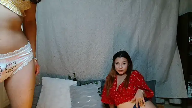 Snapshot of 3littleschoolteens chatting on October 2025 07:53:02 AM 3littleschoolteens online show from October 2025 07:53:02 AM