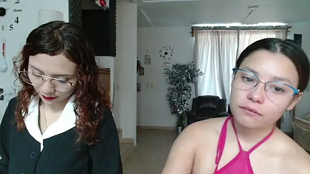 Snapshot of 3littleschoolteens chatting on October 2025 05:38:02 PM 3littleschoolteens online show from October 2025 05:38:02 PM