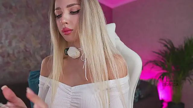 misstics  online show from September 2025 06:28:02 PM