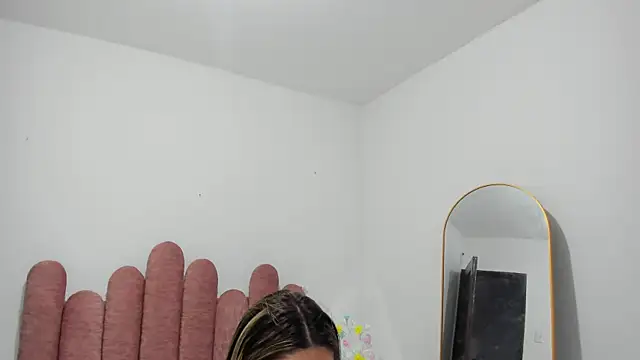 ISABELLASSMITH online show from January 2025 10:41:01 PM