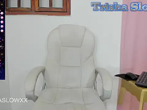 TRISHASLOWXX online show from January 2025 06:56:01 AM