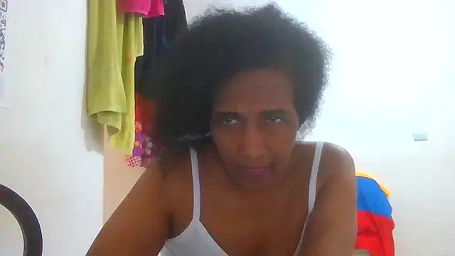 Snapshot of Aishamara chatting on October 2025 07:25:01 PM Aishamara online show from October 2025 07:25:01 PM