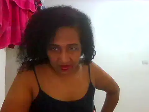 Snapshot of Aishamara chatting on March 2025 01:04:02 PM Aishamara online show from March 2025 01:04:02 PM