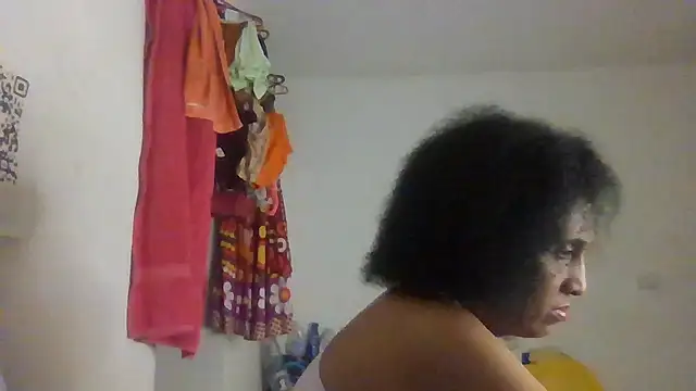 Snapshot of Aishamara chatting on October 2025 10:28:01 AM Aishamara online show from October 2025 10:28:01 AM