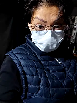 Snapshot of LaInsaciableIntensa chatting on December 2025 12:14:01 AM LaInsaciableIntensa online show from December 2025 12:14:01 AM