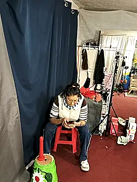 Snapshot of LaInsaciableIntensa chatting on November 2025 11:54:01 PM LaInsaciableIntensa online show from November 2025 11:54:01 PM