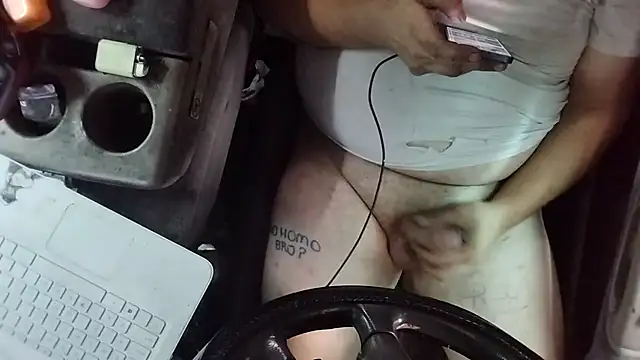 fuckineverett online show from September 2025 06:57:02 PM