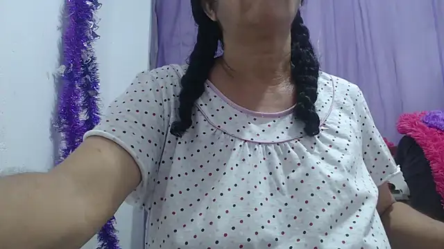 heyline milf online show from October 2025 11:28:01 PM