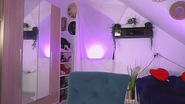 Snapshot of Amaliamour chatting on November 2025 04:07:01 AM Amaliamour online show from November 2025 04:07:01 AM