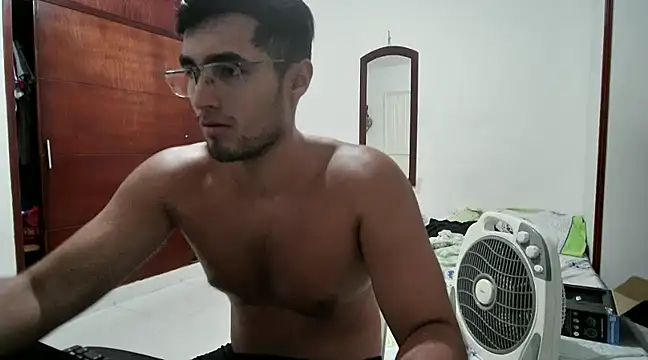 Snapshot of lechero226 chatting on December 2024 04:27:02 AM lechero226 online show from December 2024 04:27:02 AM