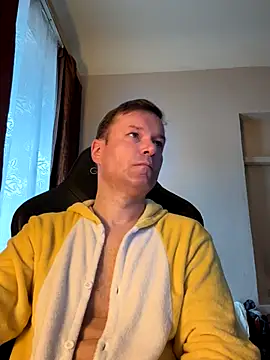 Snapshot of Leonuri chatting on November 2025 10:26:02 AM Leonuri online show from November 2025 10:26:02 AM