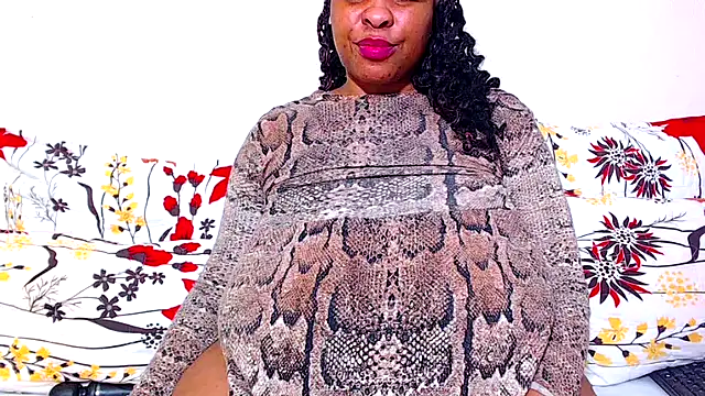 Snapshot of Ebonylovelyx chatting on October 2025 09:15:01 PM Ebonylovelyx online show from October 2025 09:15:01 PM
