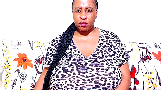 Ebonylovelyx online show from November 2025 03:32:01 AM