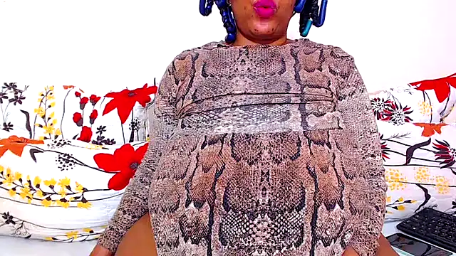 Snapshot of Ebonylovelyx chatting on October 2025 01:23:02 PM Ebonylovelyx online show from October 2025 01:23:02 PM