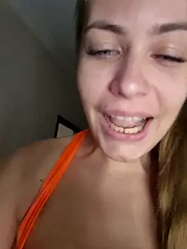 Keli Jessi online show from November 2025 06:18:02 PM