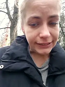 Keli Jessi online show from November 2025 01:22:02 PM