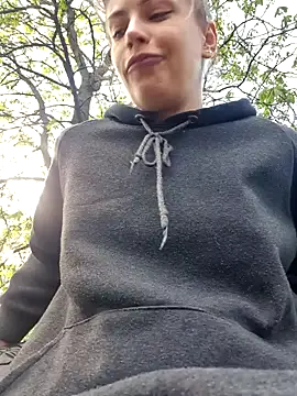 Keli Jessi online show from April 2026 12:50:01 PM