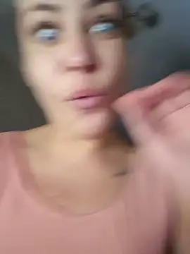 Keli Jessi online show from December 2025 01:06:01 PM