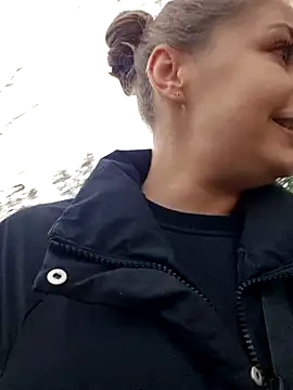 Keli Jessi online show from November 2025 02:10:02 PM