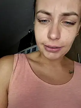 Snapshot of Keli_Jessi chatting on October 2025 06:10:01 PM Keli Jessi online show from October 2025 06:10:01 PM