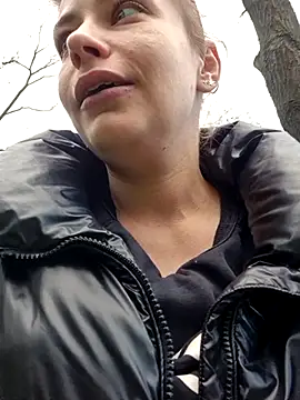 Keli Jessi online show from April 2026 01:37:01 PM