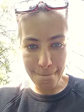 Keli Jessi online show from April 2026 11:26:01 AM