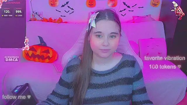 Lolisuccub online show from October 2025 06:41:02 PM