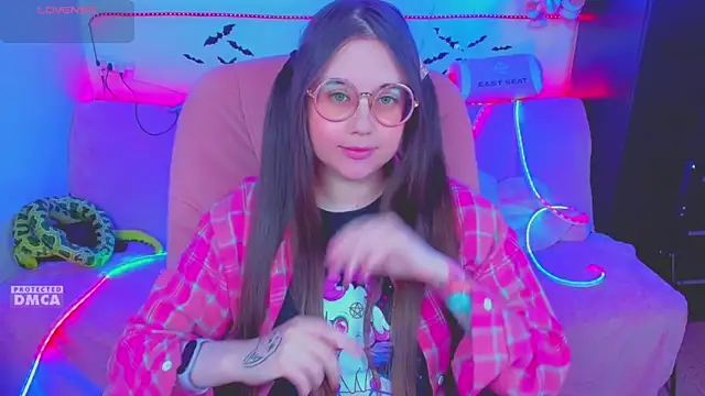 Lolisuccub online show from April 2026 04:57:02 PM