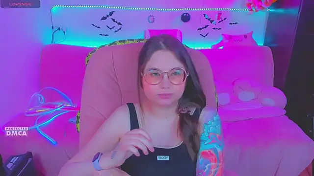 Lolisuccub online show from May 2026 05:11:01 PM