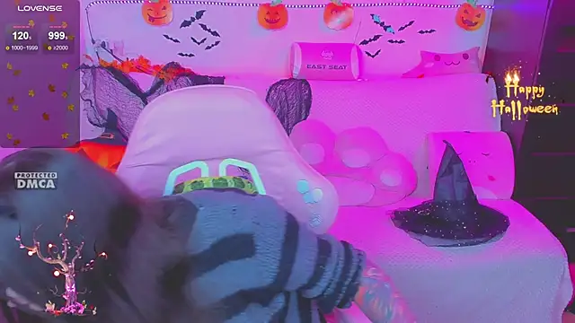 Lolisuccub online show from November 2025 06:24:02 PM