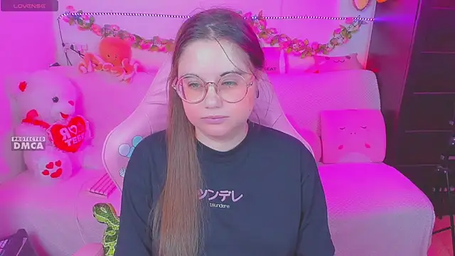 Lolisuccub online show from September 2025 06:01:01 PM