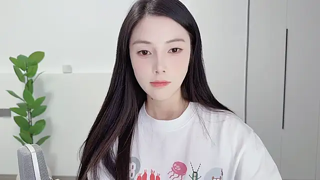 Snapshot of HaagenDazs_ chatting on October 2025 01:01:02 PM HaagenDazs online show from October 2025 01:01:02 PM