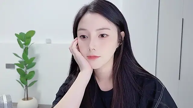 Snapshot of HaagenDazs_ chatting on October 2025 01:03:01 PM HaagenDazs online show from October 2025 01:03:01 PM