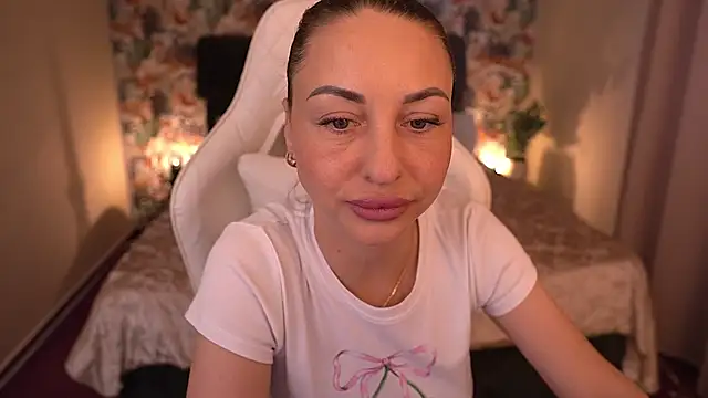 Snapshot of KristiiMax chatting on May 2026 04:25:01 PM KristiiMax online show from May 2026 04:25:01 PM