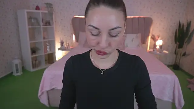 KristiiMax online show from April 2026 07:22:01 AM