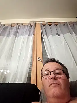 Snapshot of mike9473 chatting on September 2025 09:44:02 PM mike9473 online show from September 2025 09:44:02 PM