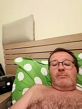 Snapshot of mike9473 chatting on September 2025 09:43:02 PM mike9473 online show from September 2025 09:43:02 PM