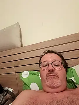 Snapshot of mike9473 chatting on October 2025 09:05:02 PM mike9473 online show from October 2025 09:05:02 PM