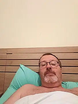 mike9473 online show from November 2025 08:58:01 PM