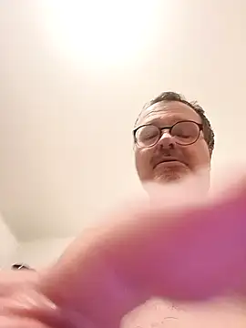 mike9473 online show from December 2025 06:56:01 PM