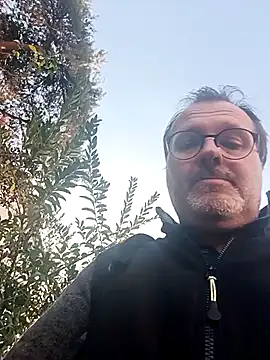 Snapshot of mike9473 chatting on October 2025 04:19:02 PM mike9473 online show from October 2025 04:19:02 PM