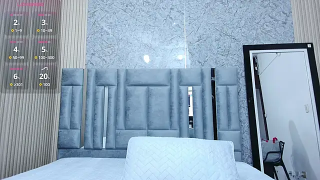 Snapshot of veronicaroose_ chatting on November 2025 12:31:01 PM veronicaroose online show from November 2025 12:31:01 PM