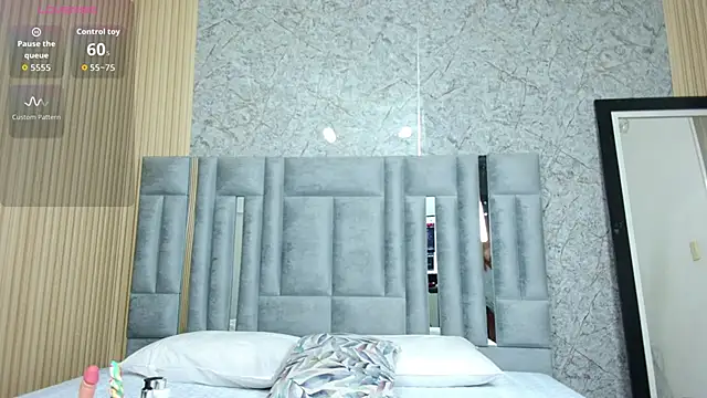 Snapshot of veronicaroose_ chatting on October 2025 12:26:01 PM veronicaroose online show from October 2025 12:26:01 PM