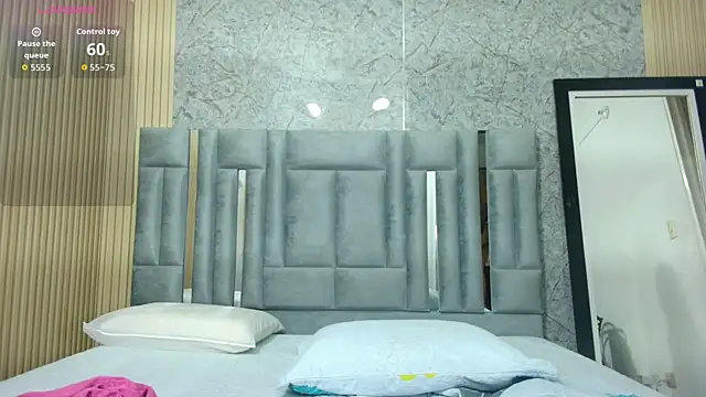 veronicaroose  online show from February 2026 12:49:01 PM