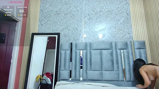 veronicaroose  online show from December 2025 12:42:02 PM