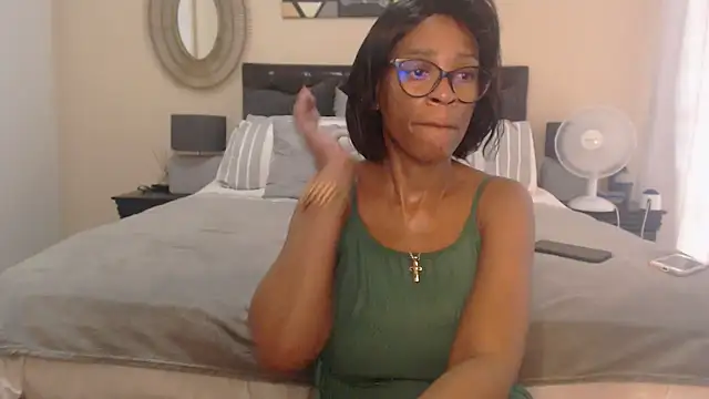 Snapshot of Creamyass22 chatting on February 2025 03:15:02 PM Creamyass22 online show from February 2025 03:15:02 PM