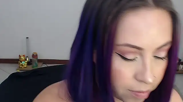 charlottezoe15 online show from May 2026 04:54:02 PM